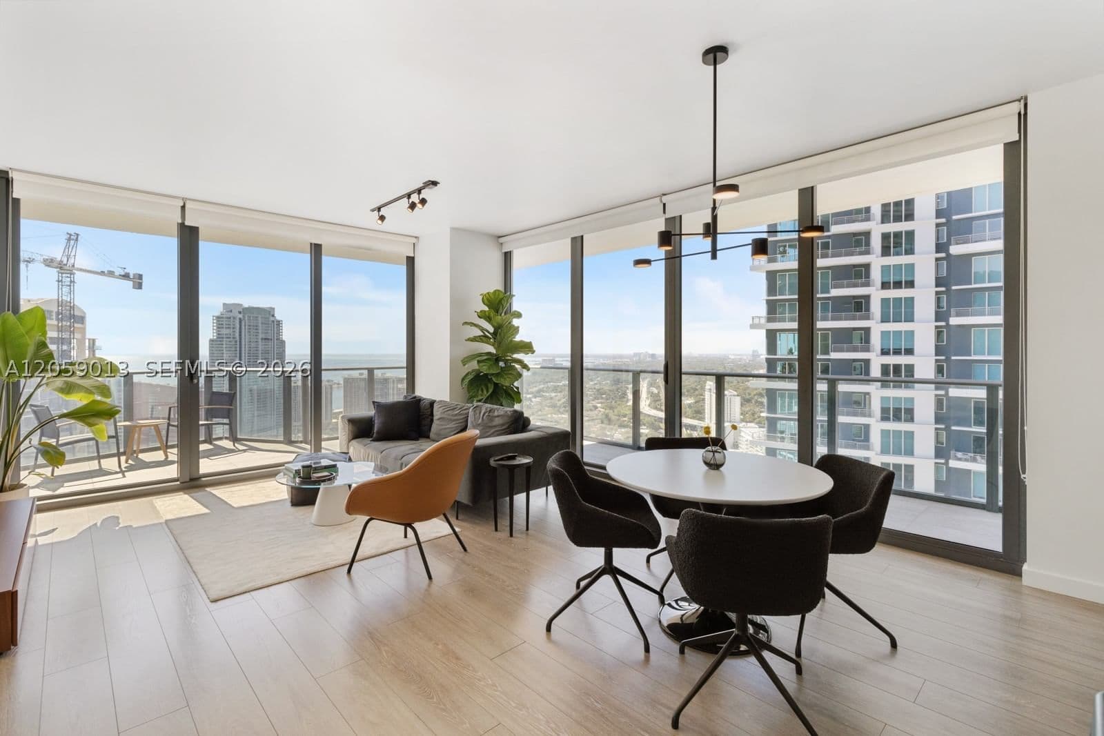 3-bedroom Condo — 1300 Miami Ave #3406, Miami, FL 33130