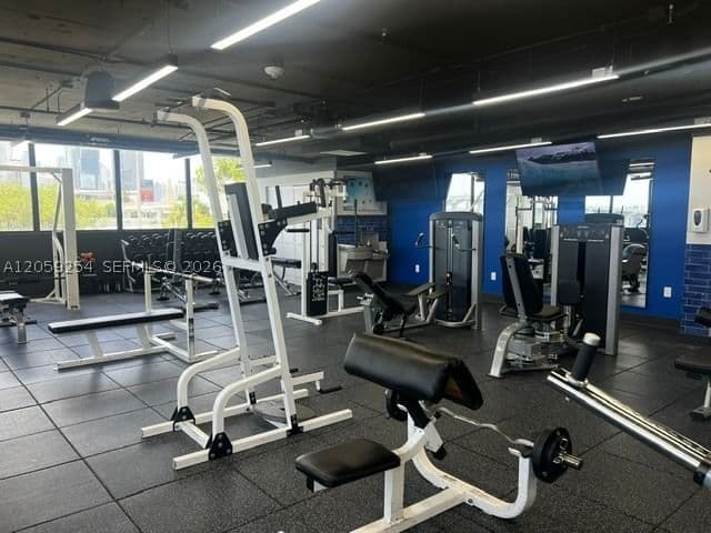 1+1 Condo — 555 15th St #20E, Miami, FL 33132