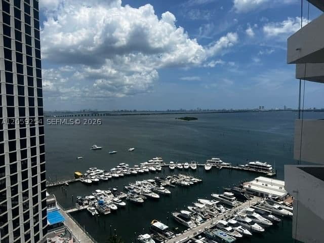 1+1 Condo — 555 15th St #20E, Miami, FL 33132
