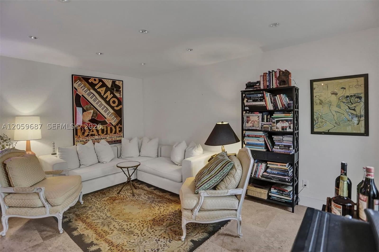 1+1 Kooperatif — 350 Collins Ave #310, Miami Beach, FL 33139