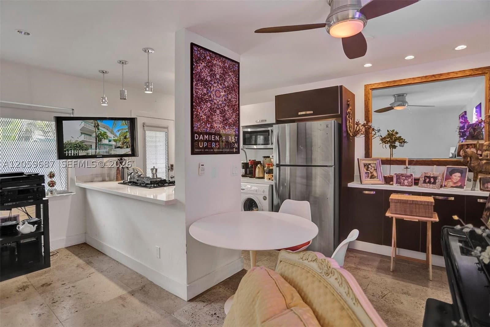 1+1 Kooperatif — 350 Collins Ave #310, Miami Beach, FL 33139
