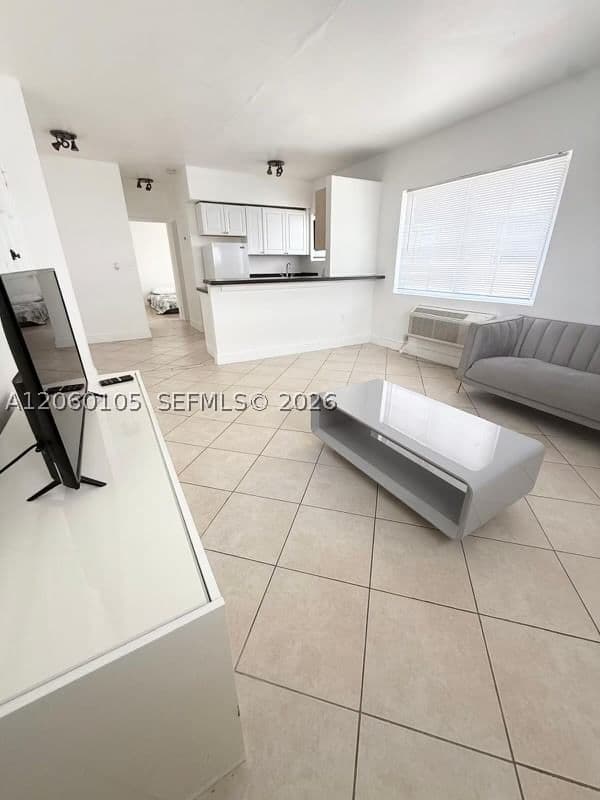 1-bedroom Apartment — 8011 Abbott Ave #4, Miami Beach, FL 33141