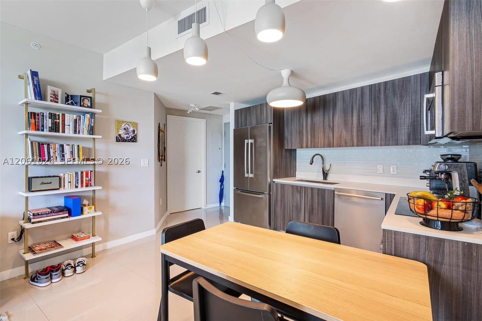 2-bedroom Condo — 488 18th St #401, Miami, FL 33132