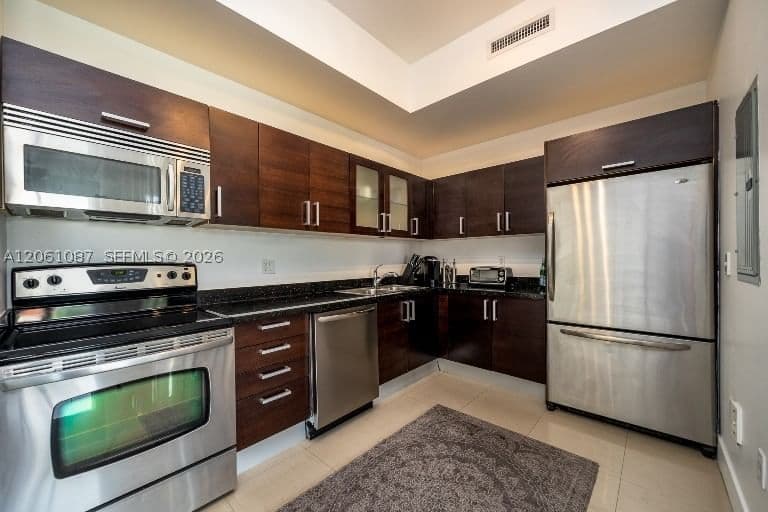 1+1 Condo — 3250 Grand Ave #302, Miami, FL 33133