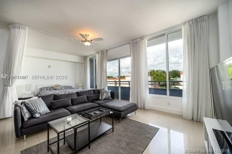 1+1 Condo — 3250 Grand Ave #302, Miami, FL 33133