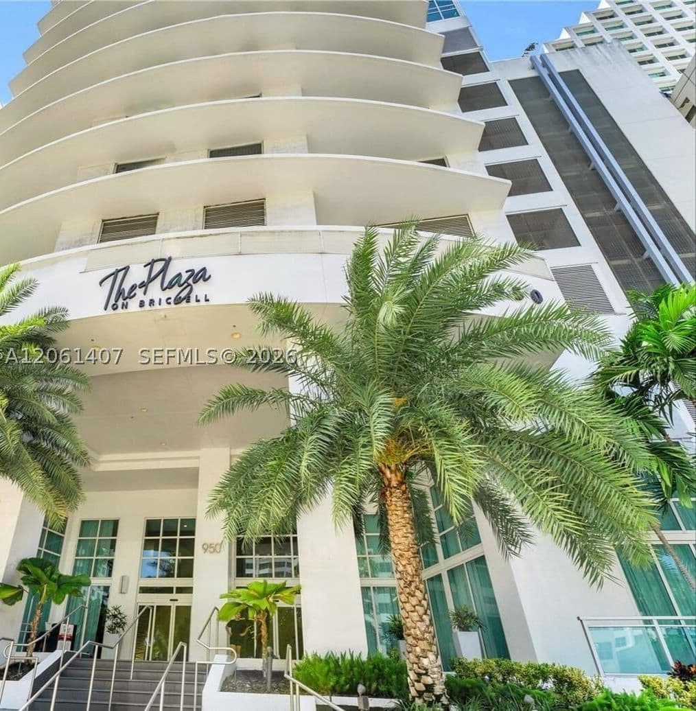 2+1 Condo — 950 Brickell Bay Dr #2406, Miami, FL 33131
