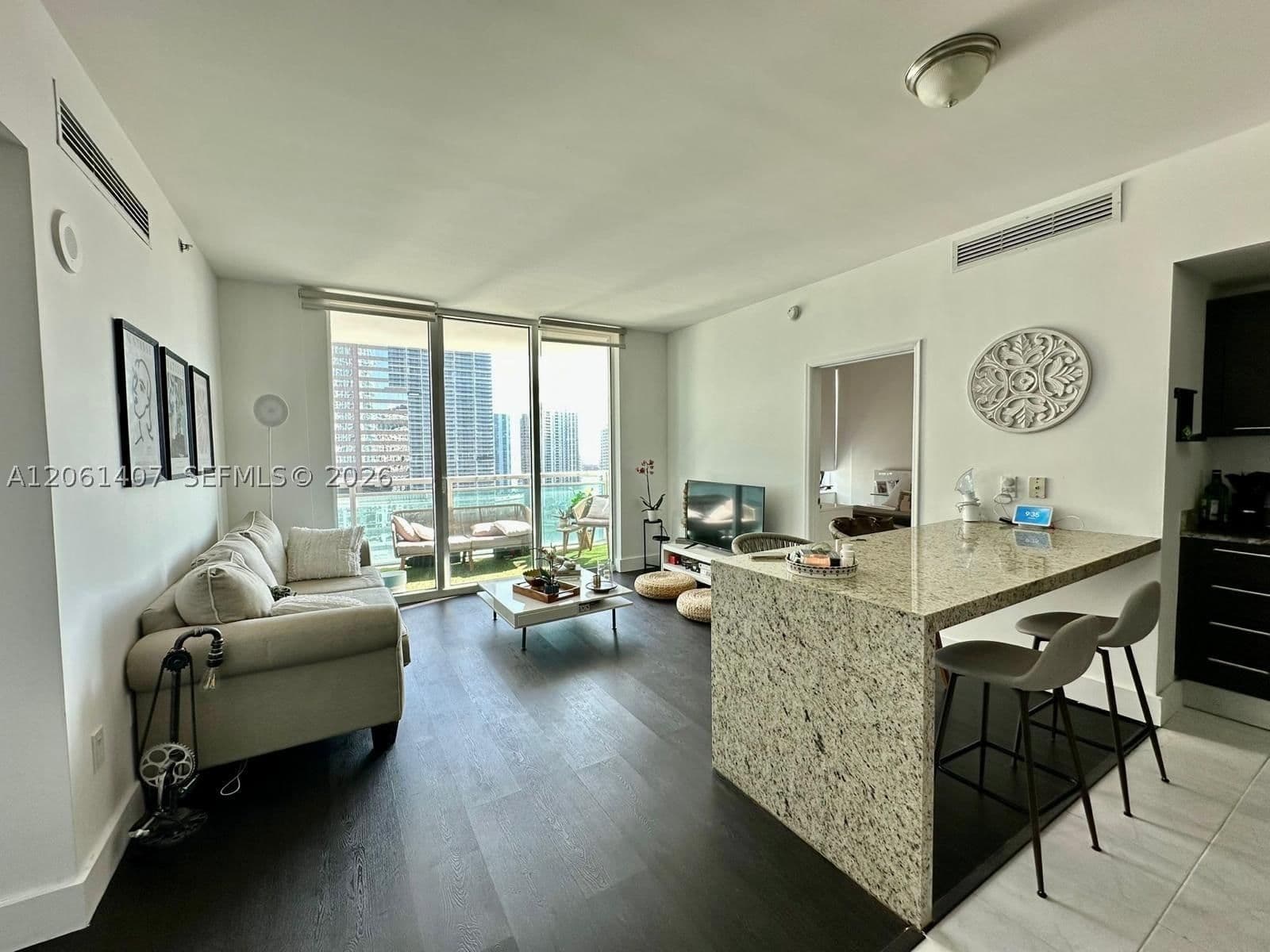 2+1 Condo — 950 Brickell Bay Dr #2406, Miami, FL 33131