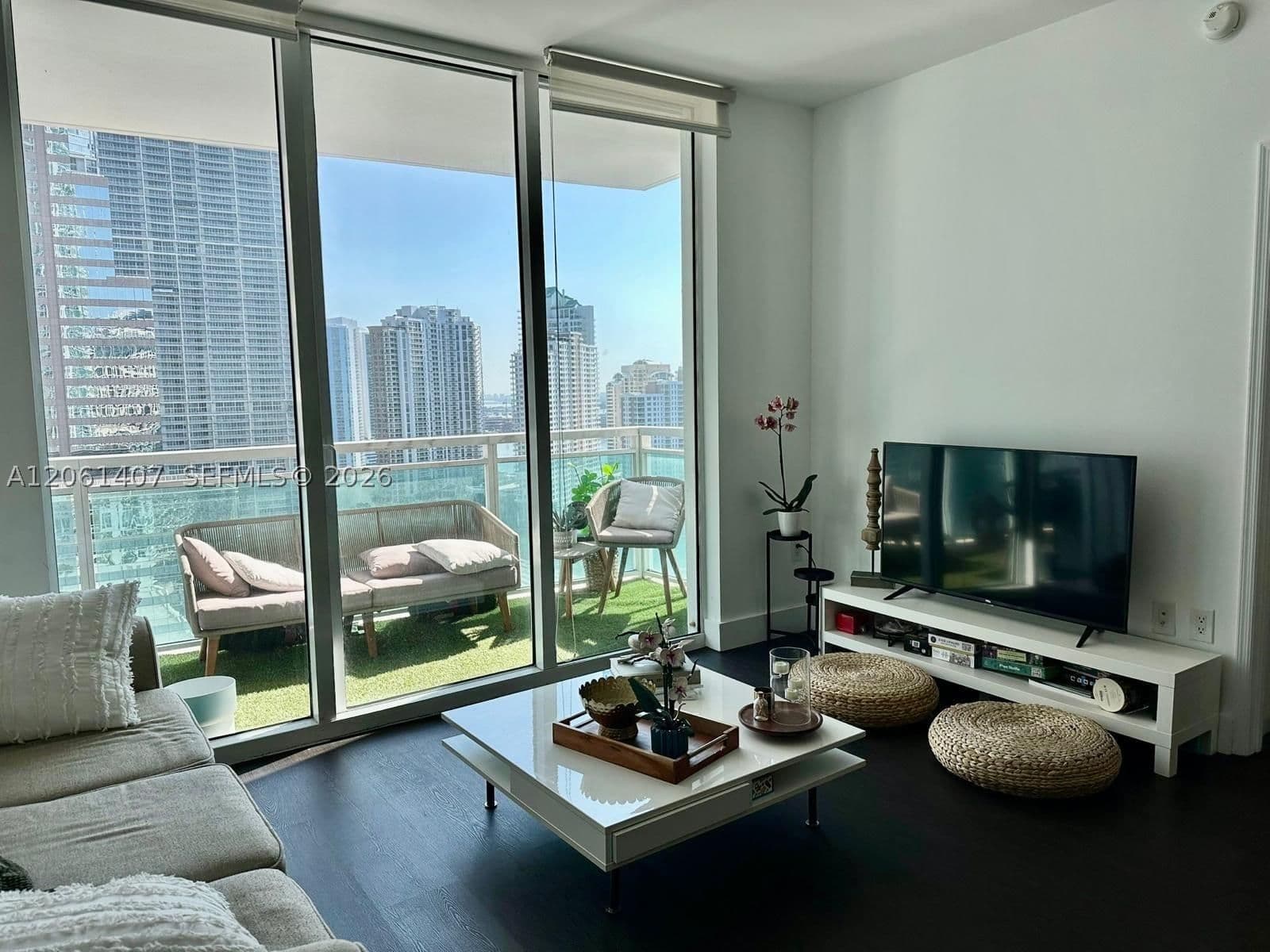 2+1 Condo — 950 Brickell Bay Dr #2406, Miami, FL 33131