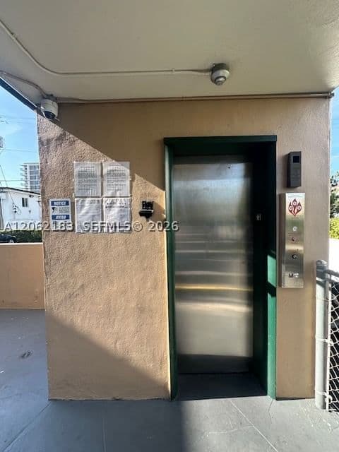 2+1 Daire — 1400 Douglas Rd #11, Coral Gables, FL 33134