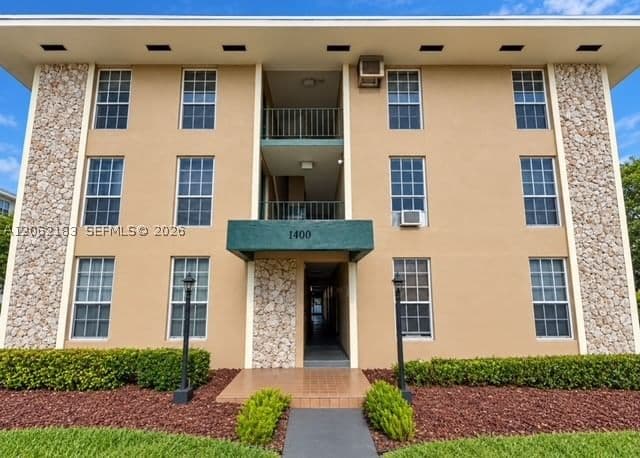 2+1 Daire — 1400 Douglas Rd #11, Coral Gables, FL 33134