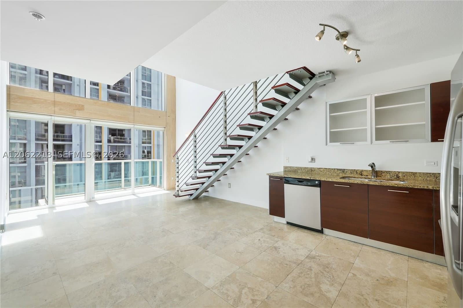 1+1 Condo — 41 5th St #906, Miami, FL 33131