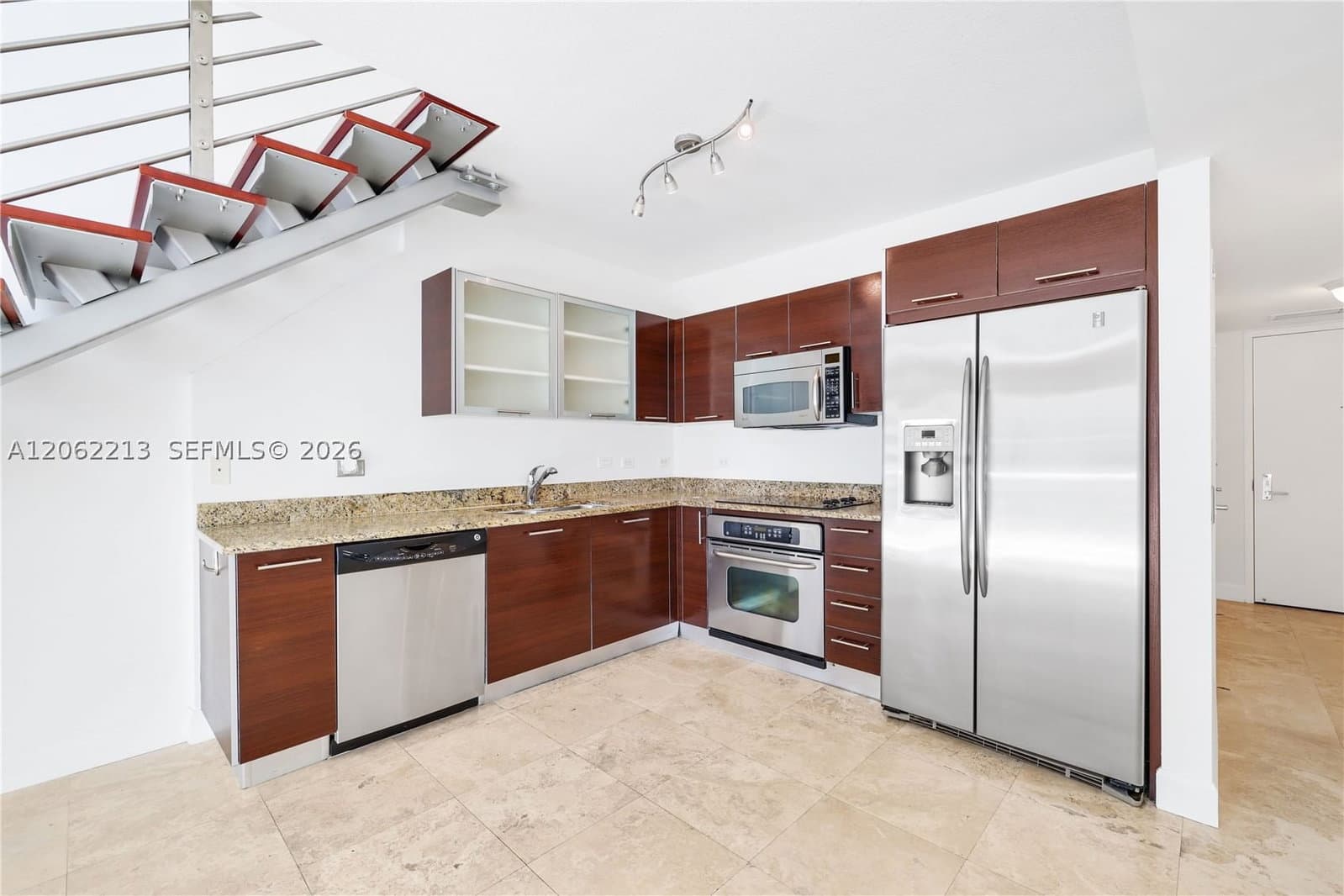 1+1 Condo — 41 5th St #906, Miami, FL 33131
