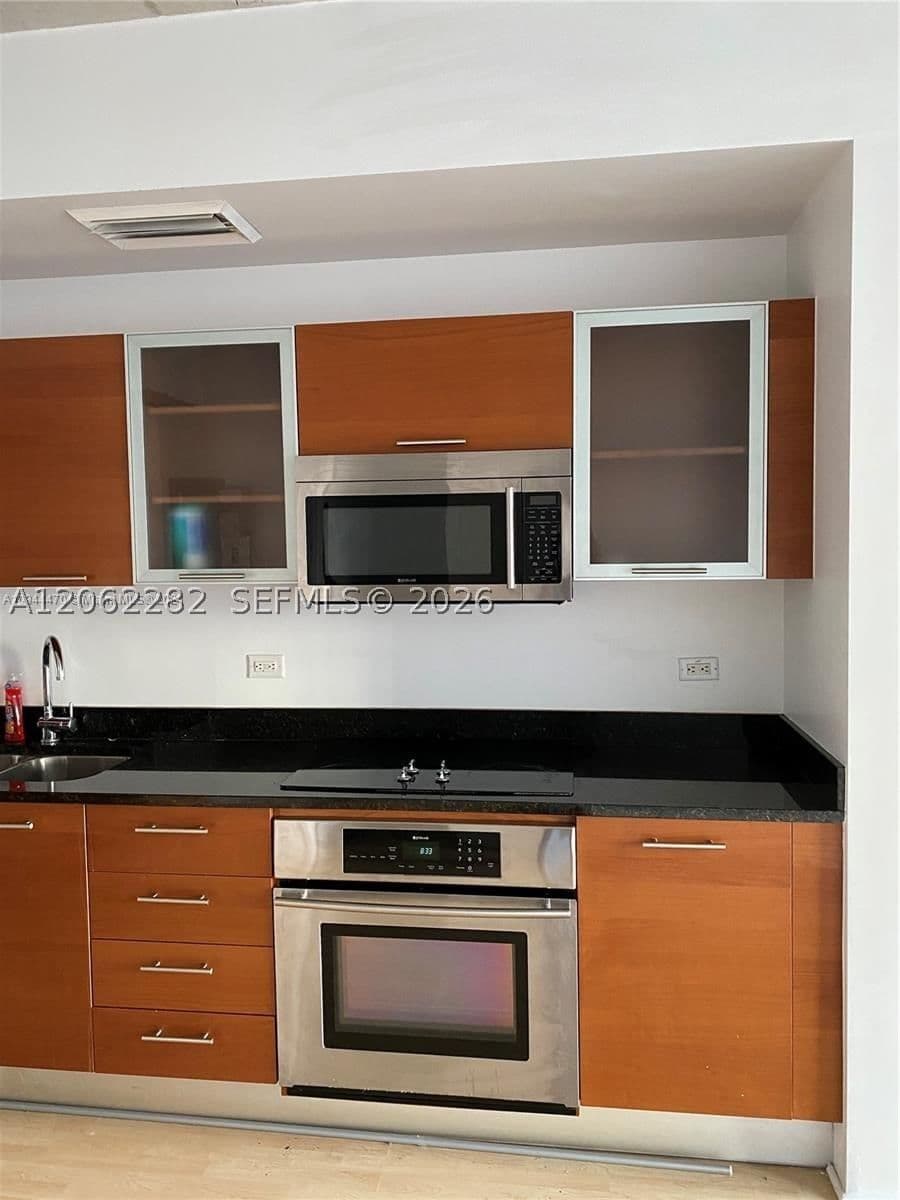 1+1 Condo — 3470 Coast Ave #H0404, Miami, FL 33137