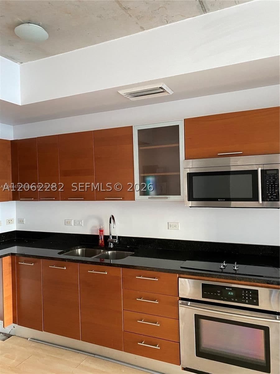 1+1 Condo — 3470 Coast Ave #H0404, Miami, FL 33137