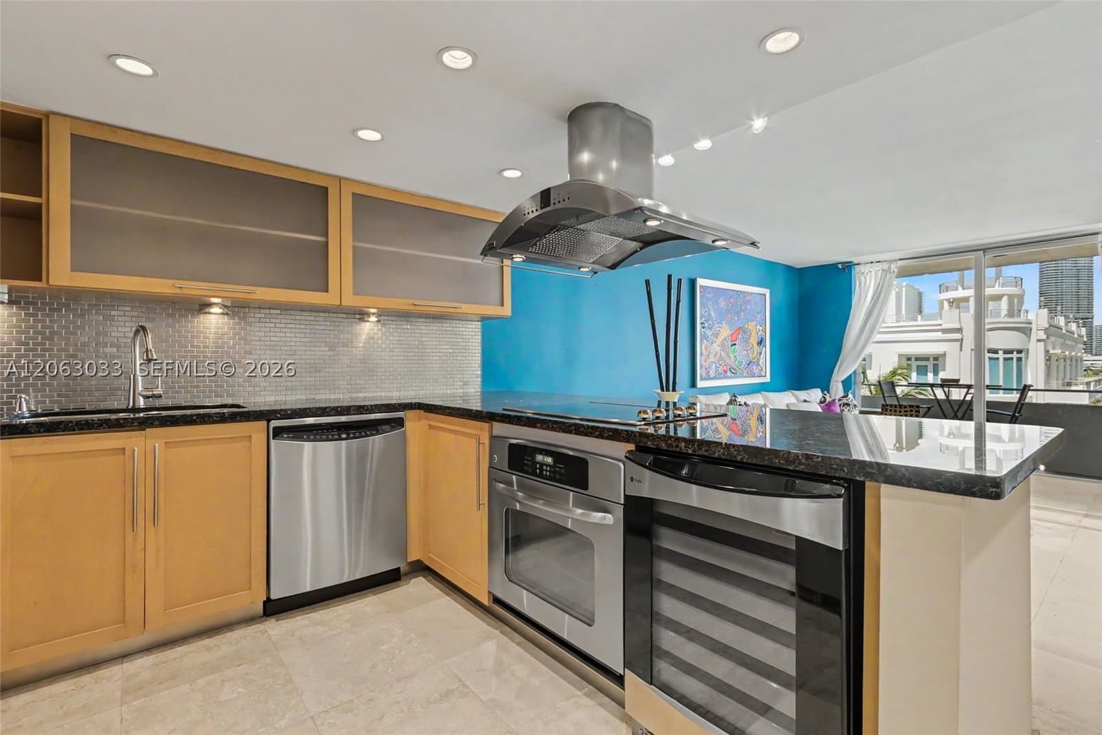 1-bedroom Condo — 465 Ocean Dr #604, Miami Beach, FL 33139
