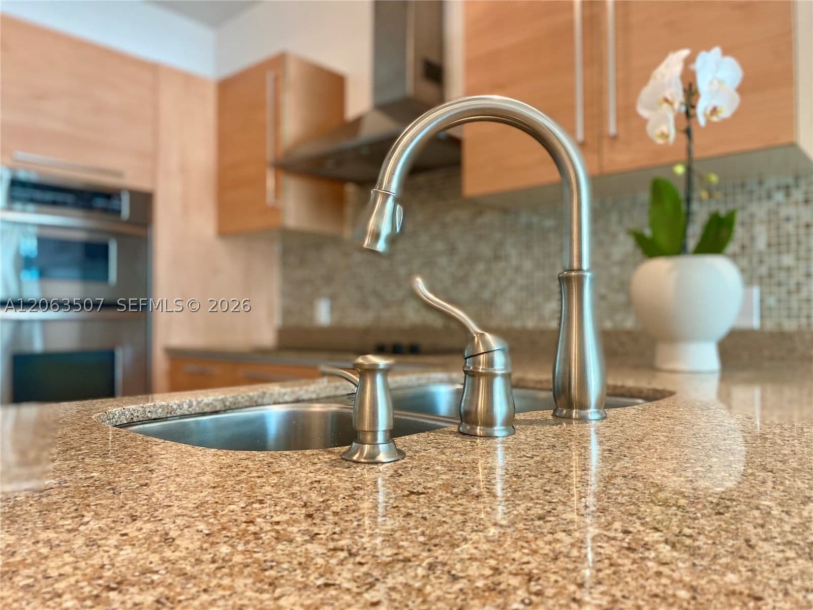 1-bedroom Condo — 218 14th St #2004, Miami, FL 33131