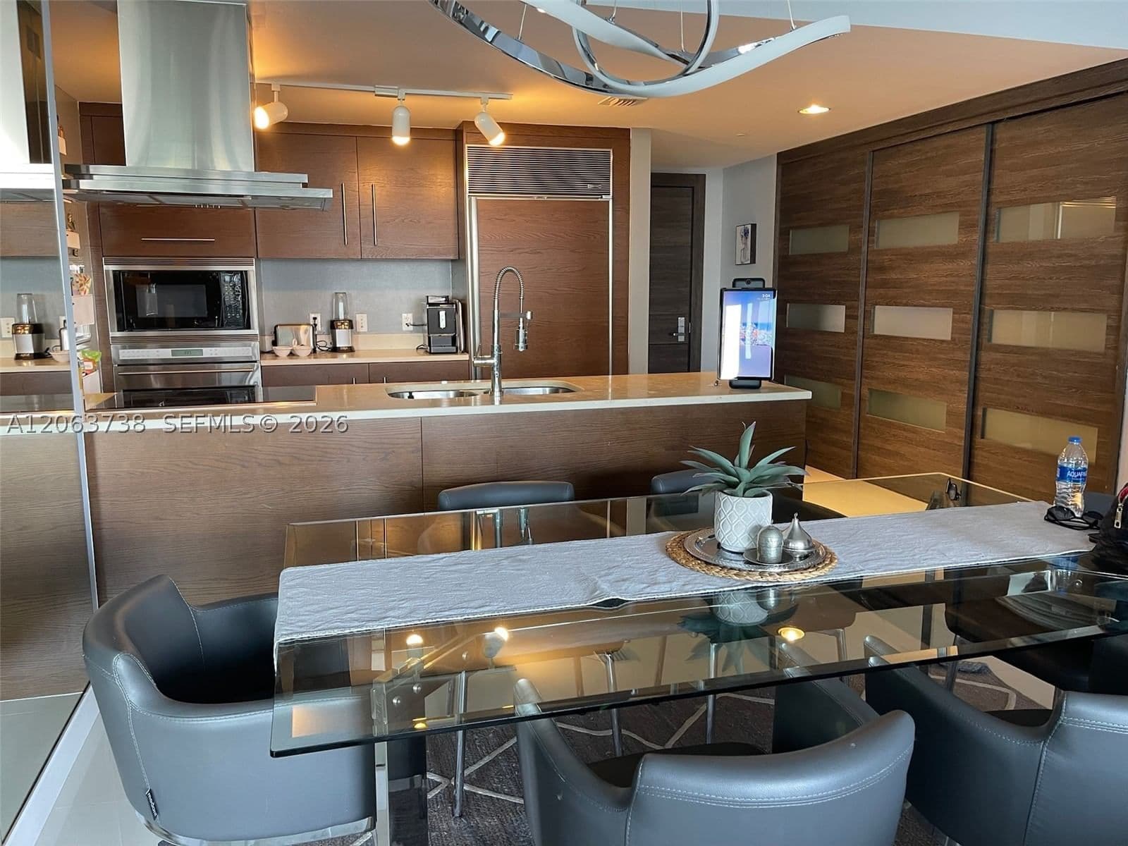 2+1 Condo — 495 Brickell Ave #703, Miami, FL 33131