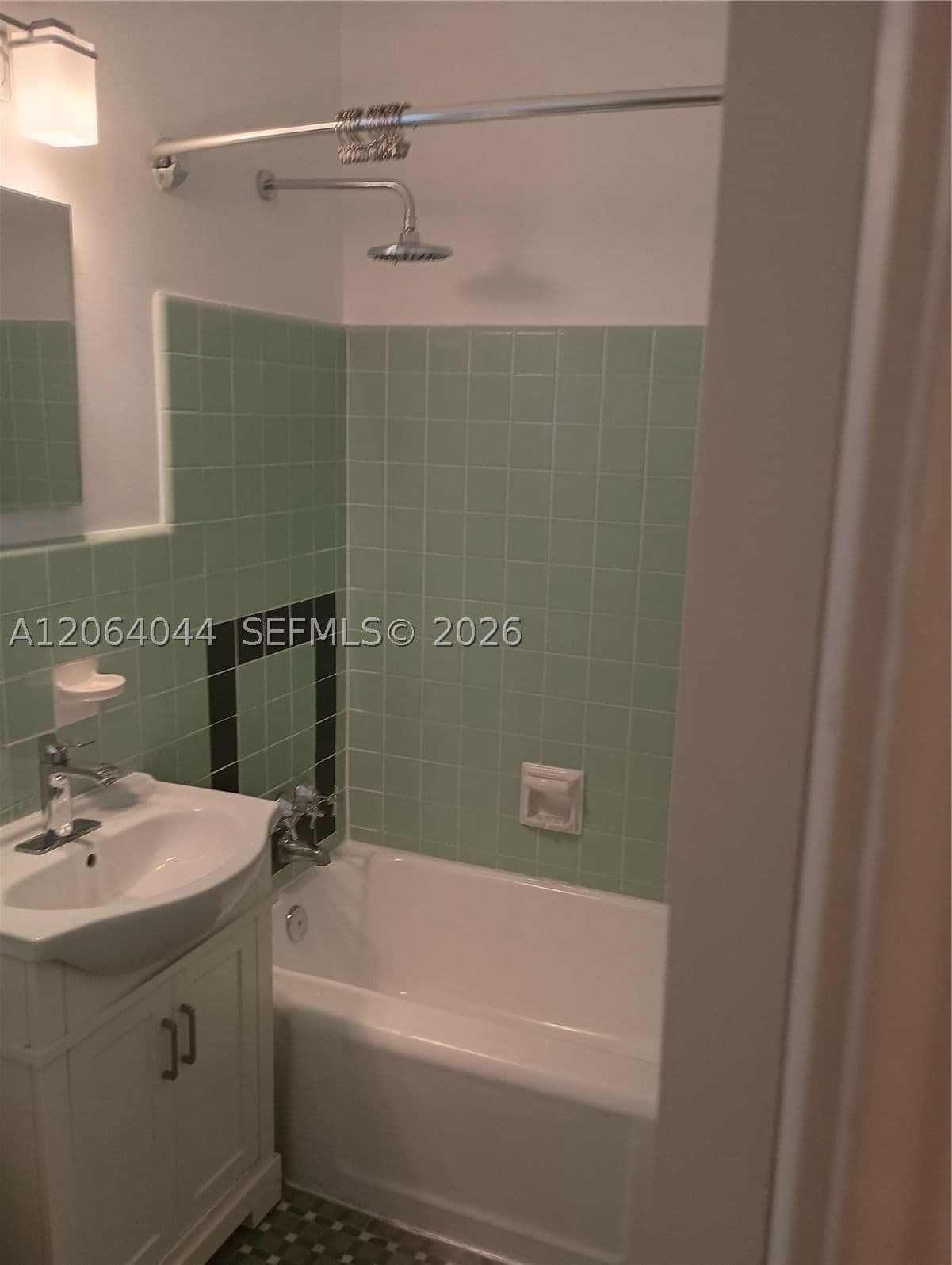 1-bedroom Apartment — 545 74 #8, Miami Beach, FL 33142