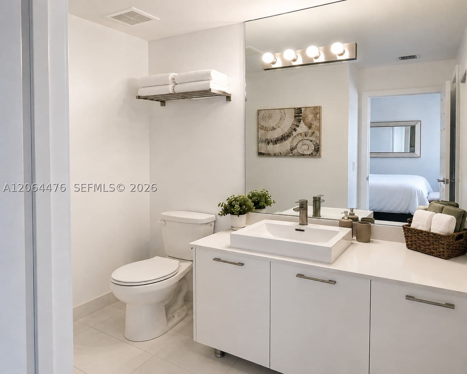 1+1 Condo — 151 1 St #2406, Miami, FL 33131