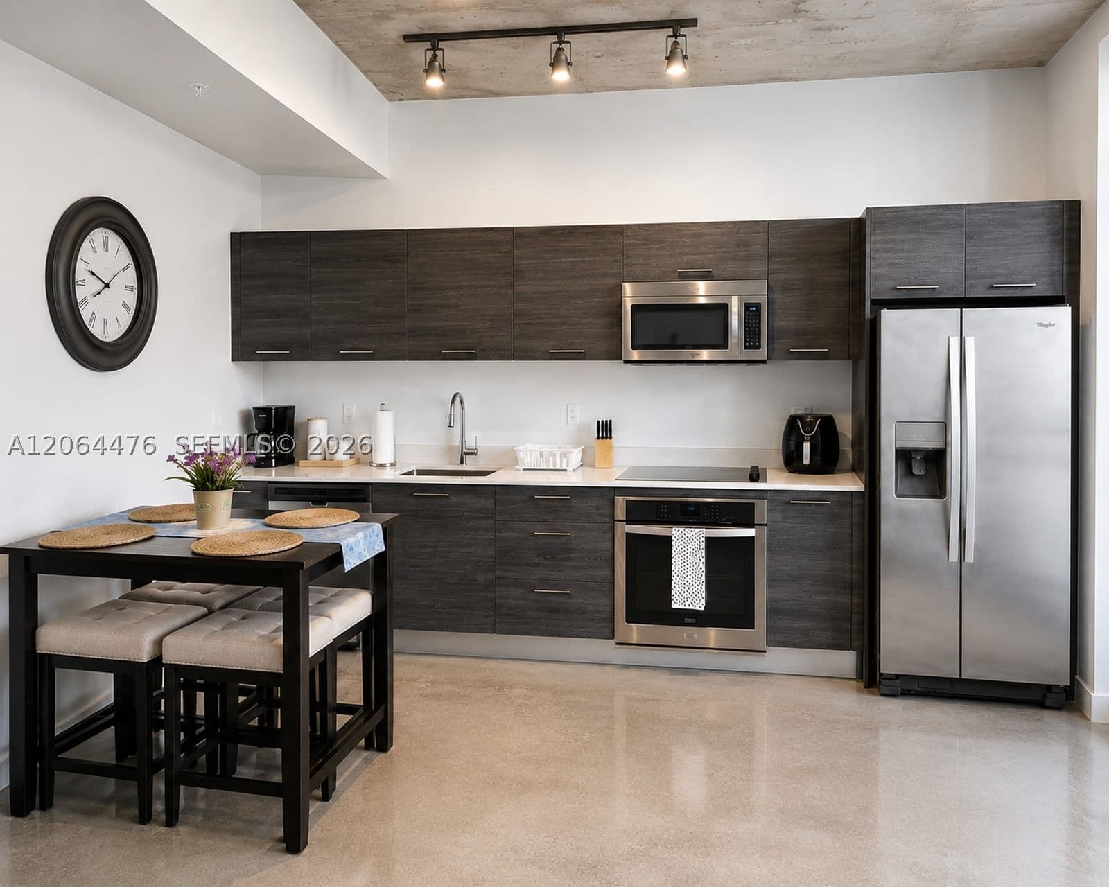 1+1 Condo — 151 1 St #2406, Miami, FL 33131