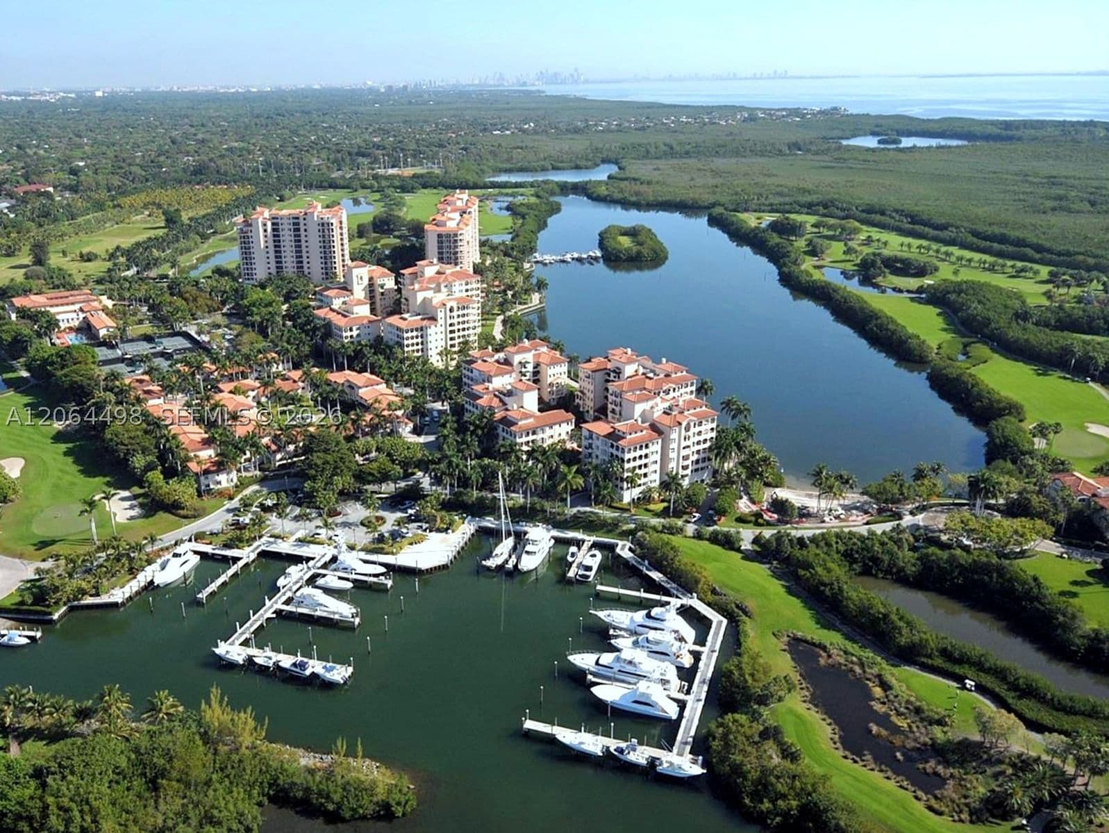 Mülk — 13660 Deering Bay Dr., #8, Coral Gables, FL 33158