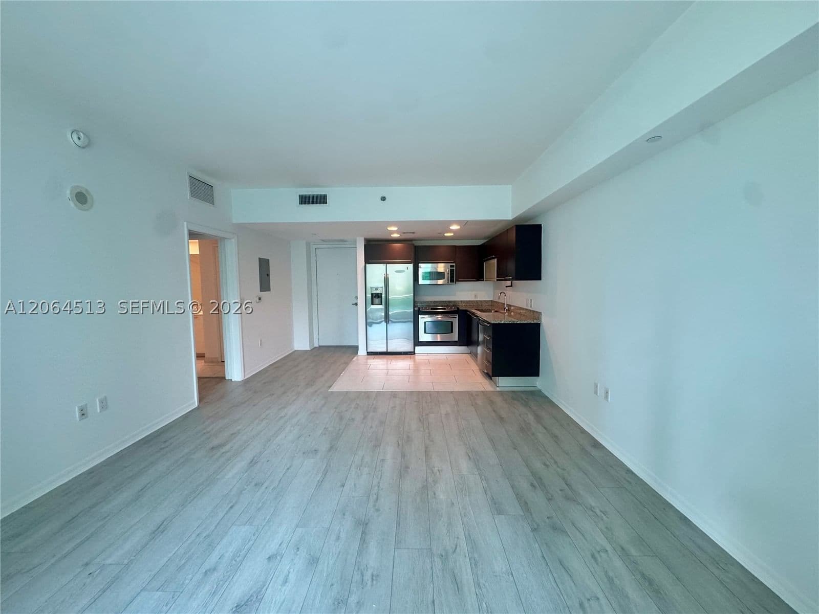 1+1 Condo — 951 Brickell Ave #409, Miami, FL 33131