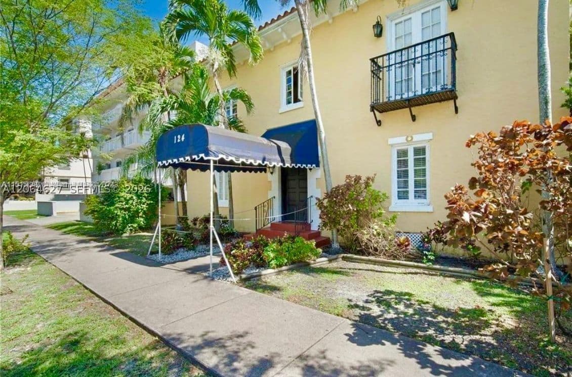 Daire — 124 Mendoza Ave #8A, Coral Gables, FL 33134