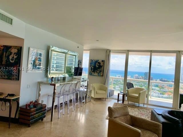 2+1 Condo — 450 Alton Rd #2207, Miami Beach, FL 33139