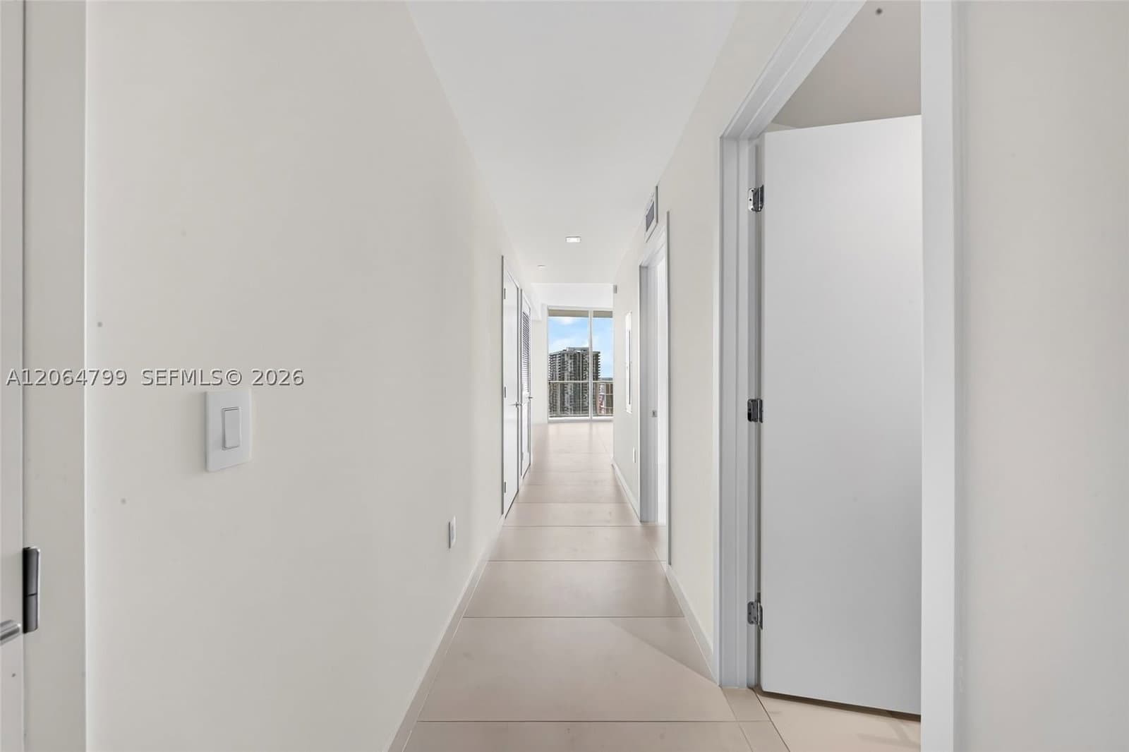 1+1 Condo — 1400 Biscayne Blvd #2607, Miami, FL 33132