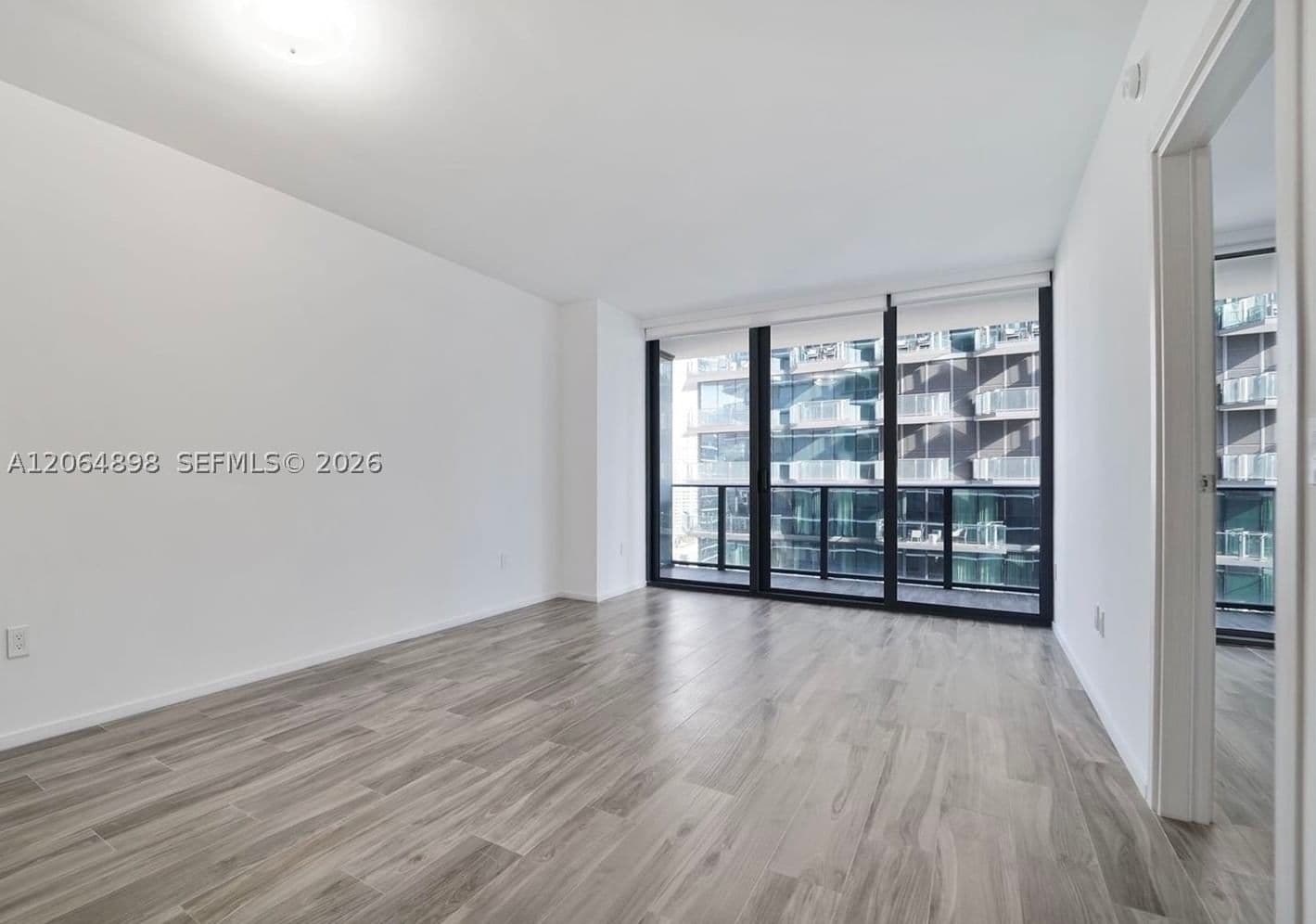 1-bedroom Condo — 801 Miami Ave #1807, Miami, FL 33130