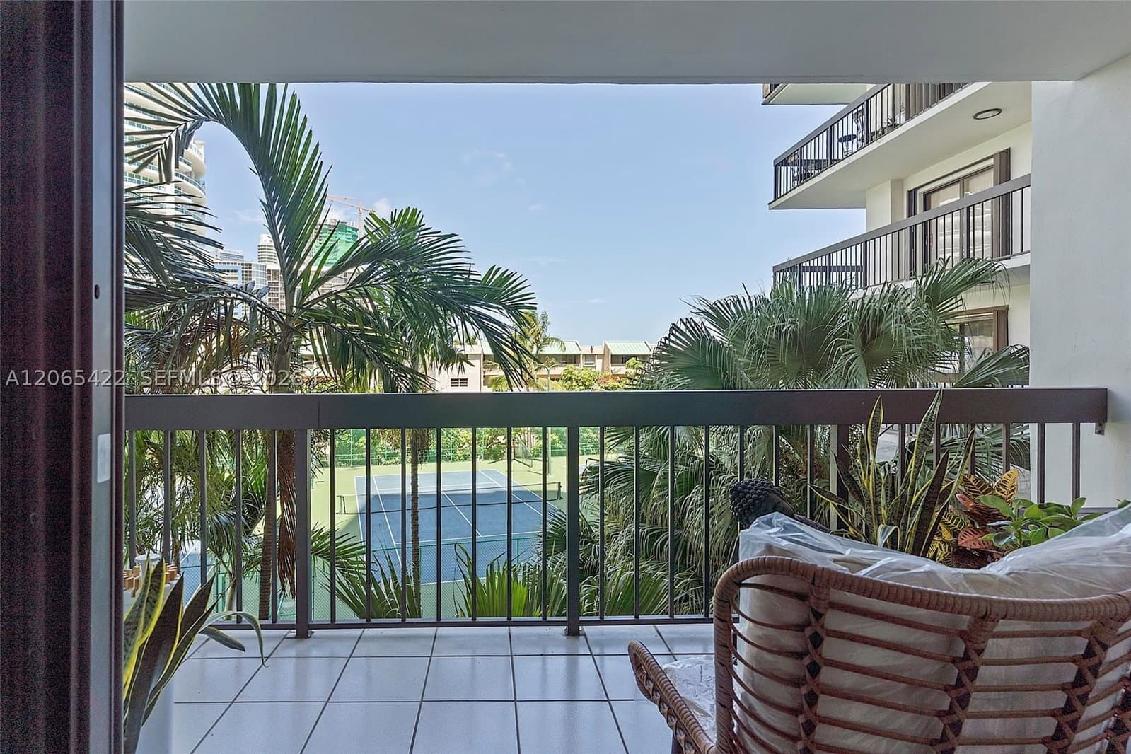 2-bedroom Condo — 2333 Brickell Ave #315, Miami, FL 33129