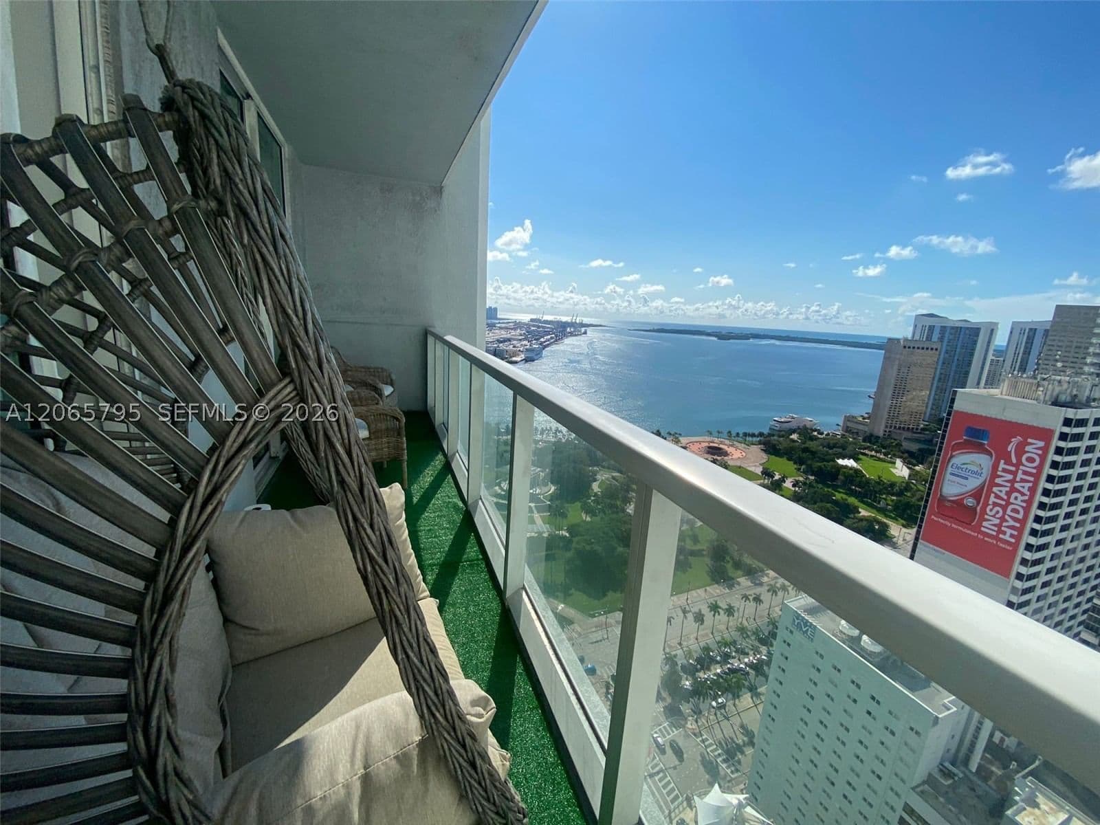 Condo — 244 Biscayne Blvd #3707, Miami, FL 33132