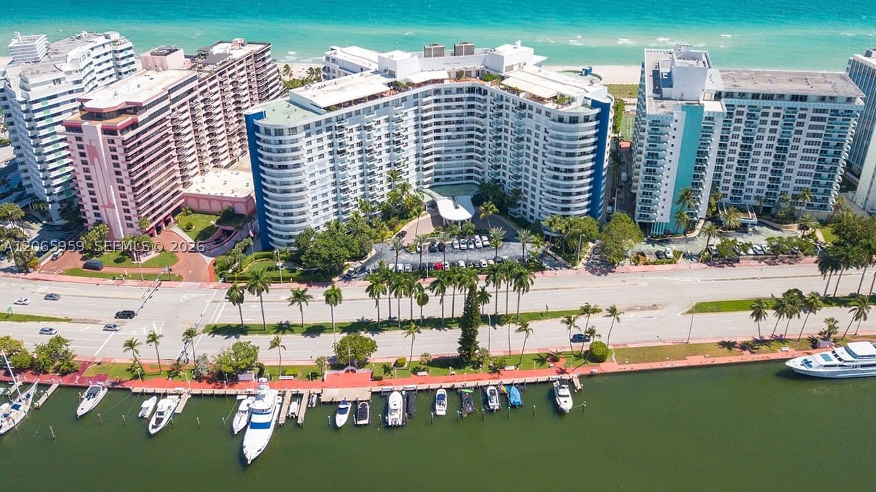 2-bedroom Condo — 5161 Collins Ave #306, Miami Beach, FL 33140