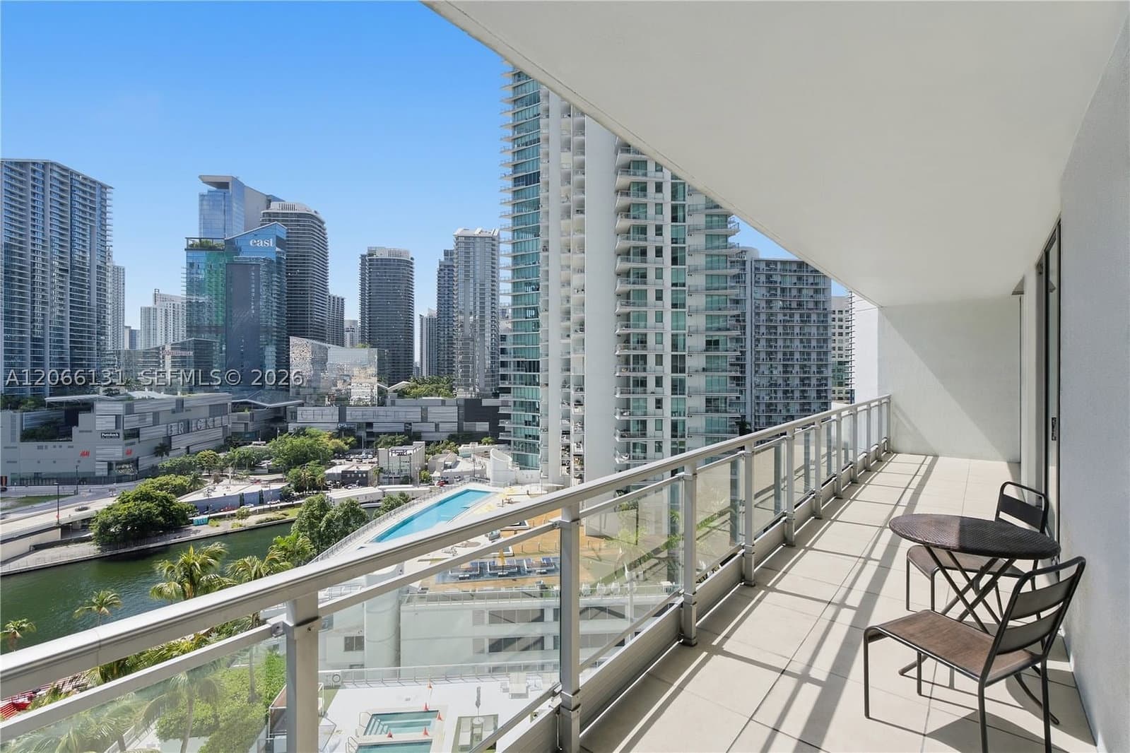 2+1 Condo — 90 3rd St #1801, Miami, FL 33130