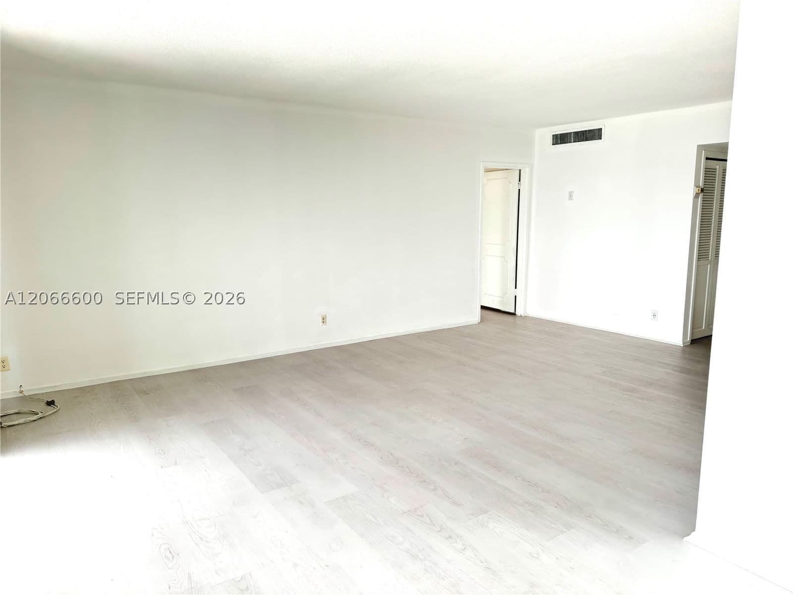 1-bedroom Condo — 900 Bay Dr #523, Miami Beach, FL 33141