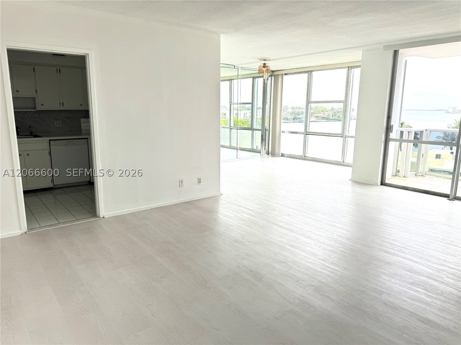 1-bedroom Condo — 900 Bay Dr #523, Miami Beach, FL 33141