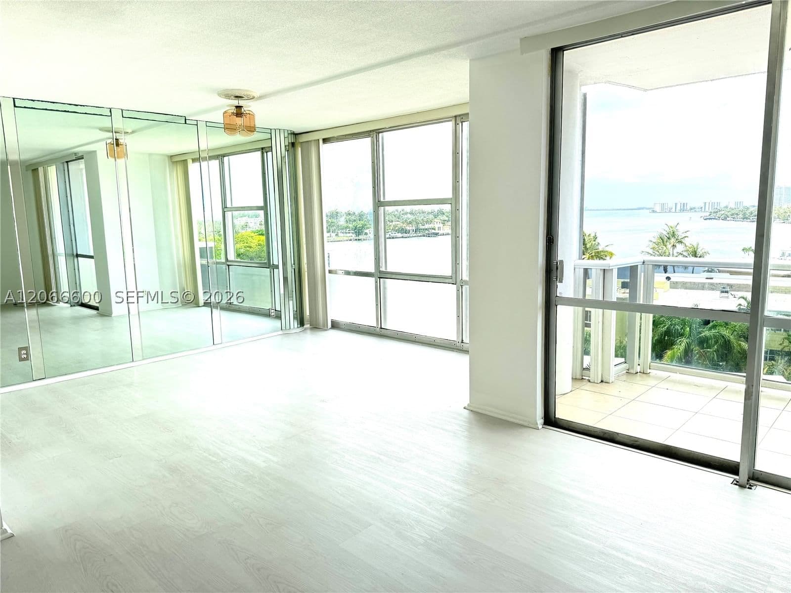 1-bedroom Condo — 900 Bay Dr #523, Miami Beach, FL 33141