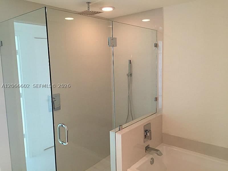 1+1 Condo — 1100 MIAMI AV #3908, Miami, FL 33130