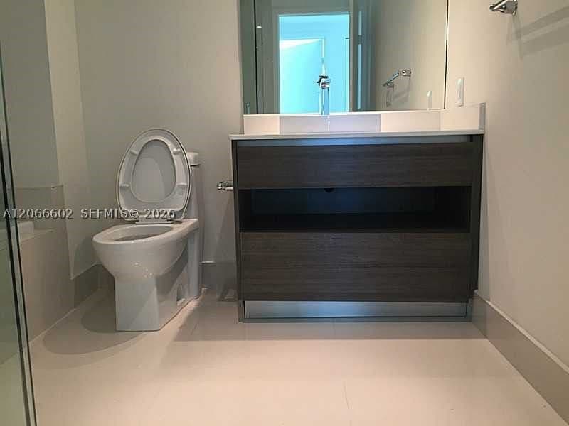 1+1 Condo — 1100 MIAMI AV #3908, Miami, FL 33130