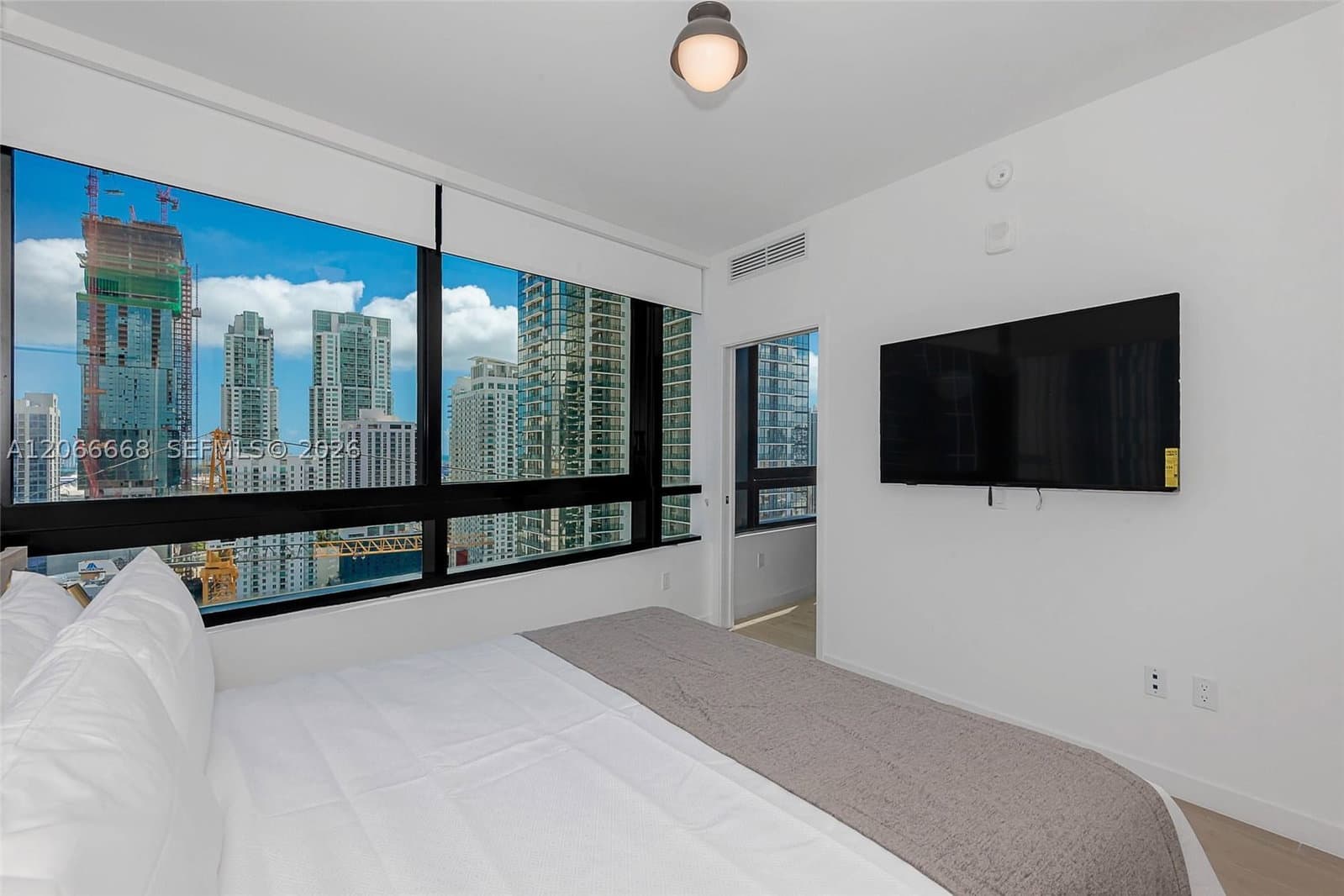 2-bedroom Condo — 225 Miami Ave #2801, Miami, FL 33128