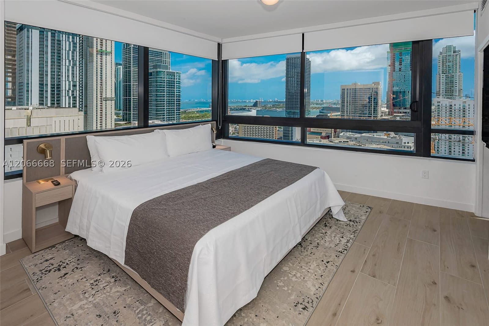 2-bedroom Condo — 225 Miami Ave #2801, Miami, FL 33128