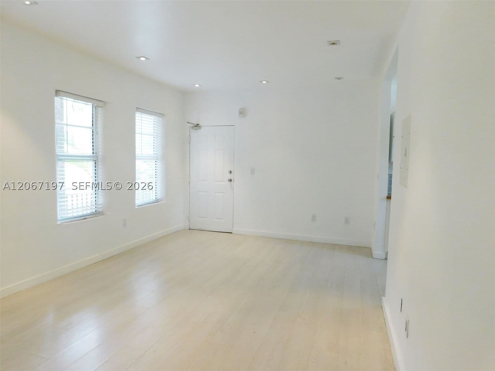 1-bedroom Condo — 4812 Pine Tree Dr #206, Miami Beach, FL 33140