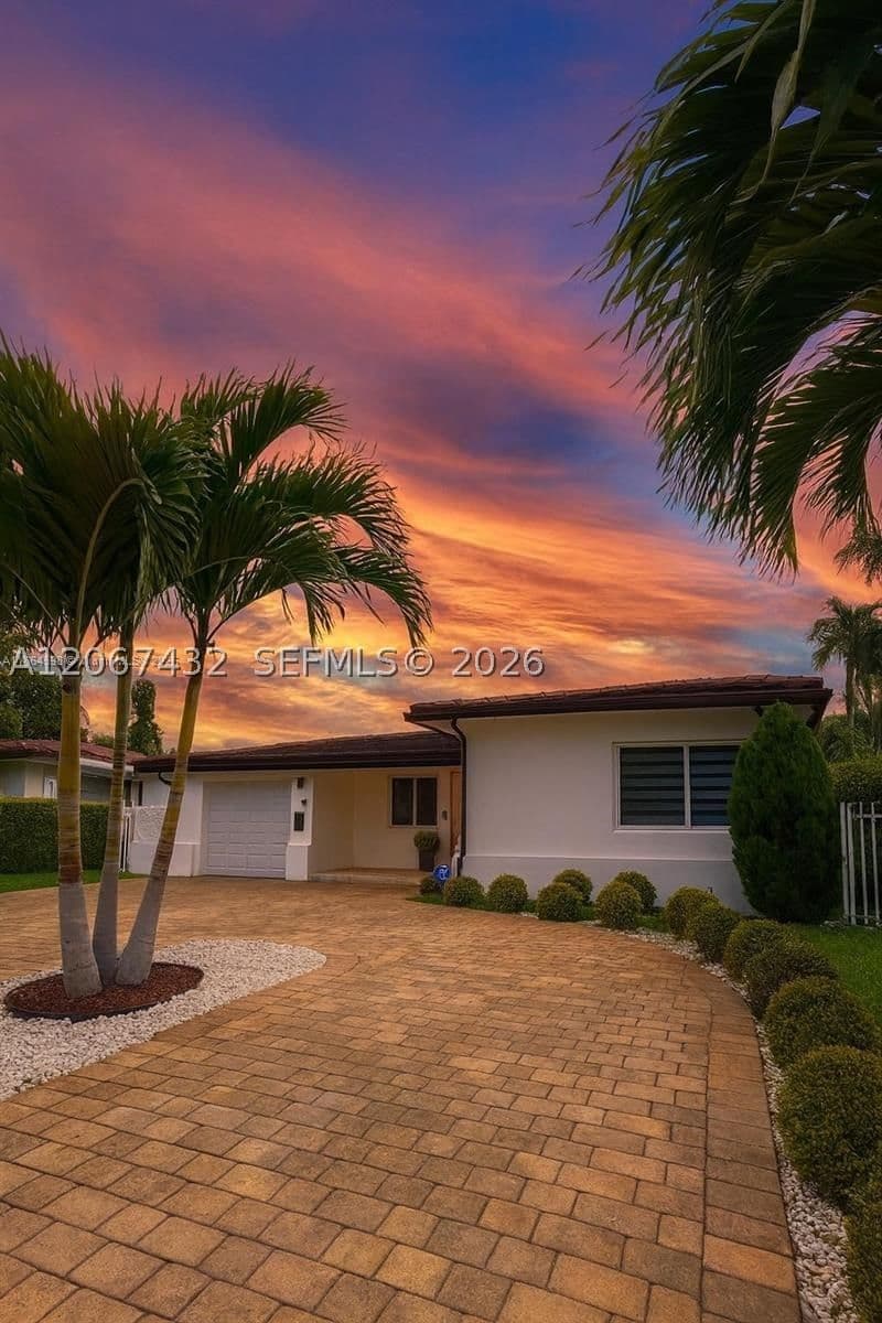 3+1 Müstakil ev — 146 Ponce De Leon Blvd #n/a, Coral Gables, FL 33134