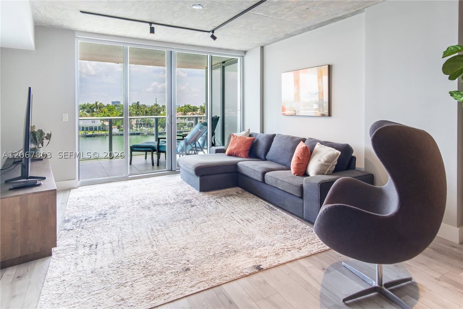 2+1 Condo — 6620 Indian Creek Dr #509, Miami Beach, FL 33141