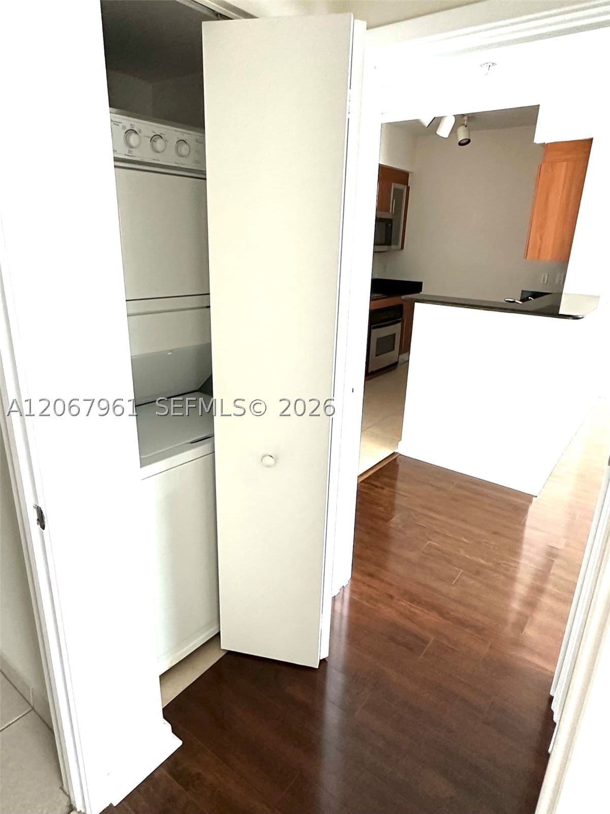 1+1 Condo — 335 Biscayne Blvd #1802, Miami, FL 33131