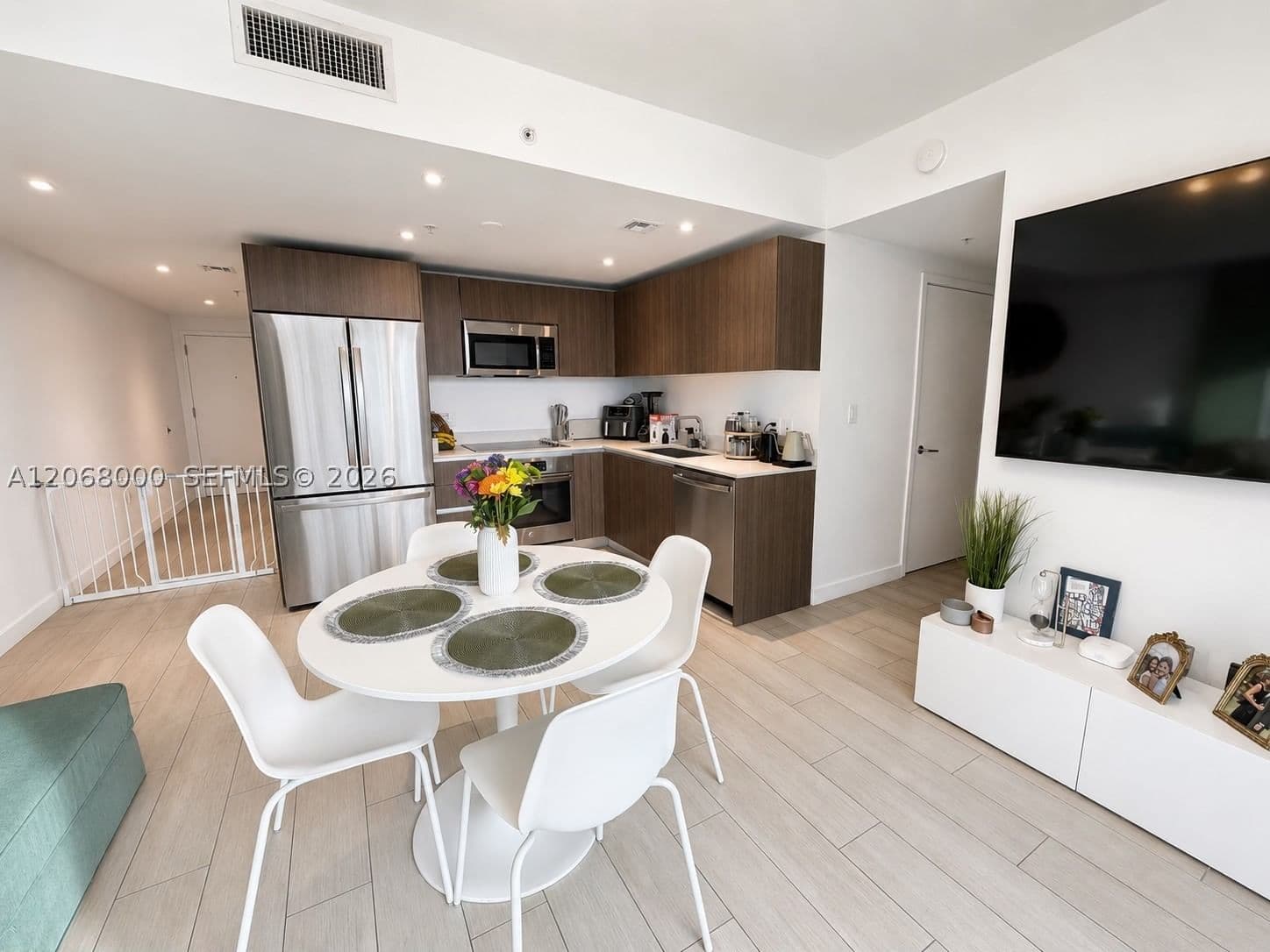 2+1 Condo — 1600 1st Ave #906, Miami, FL 33129