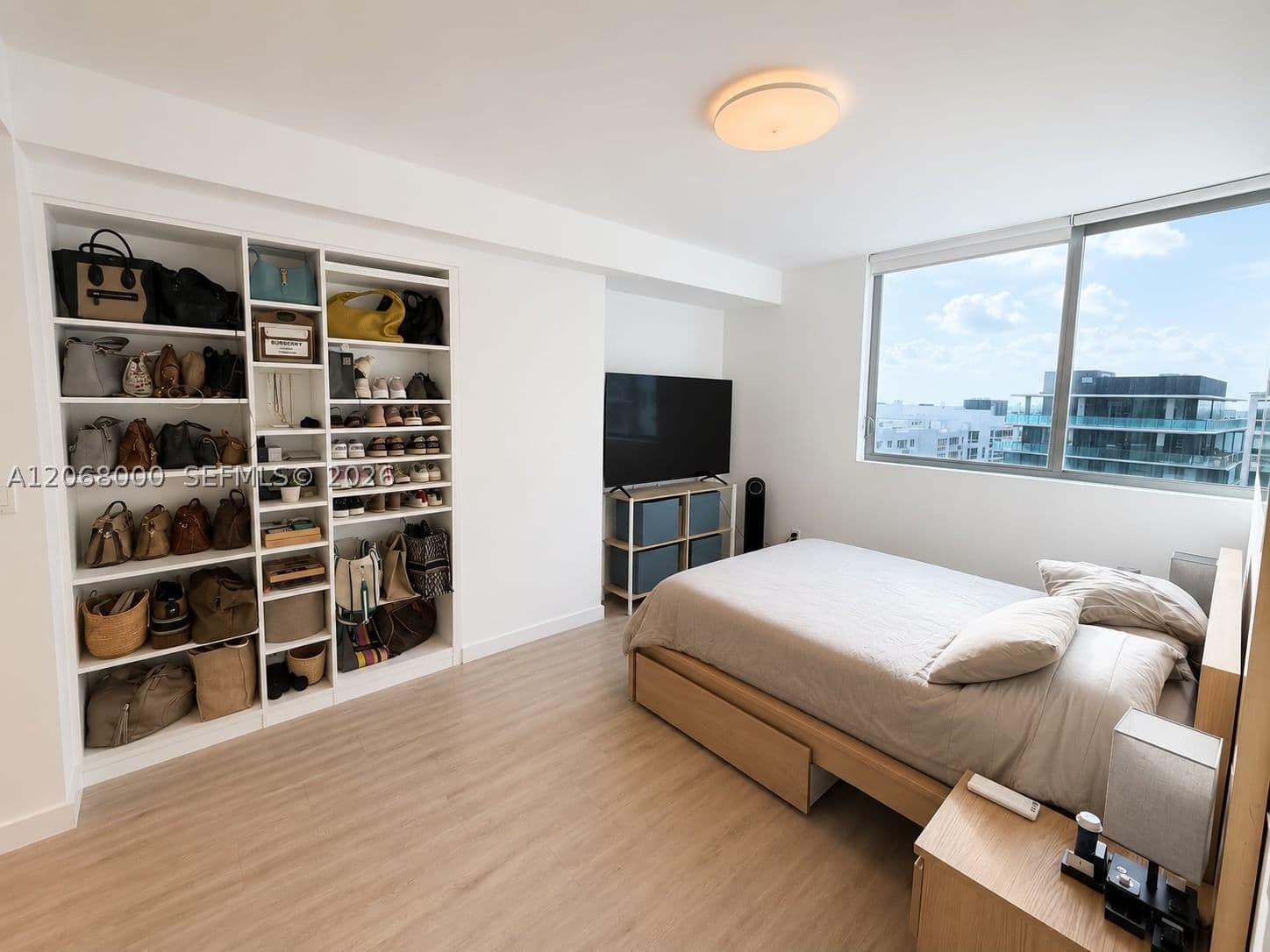 2+1 Condo — 1600 1st Ave #906, Miami, FL 33129