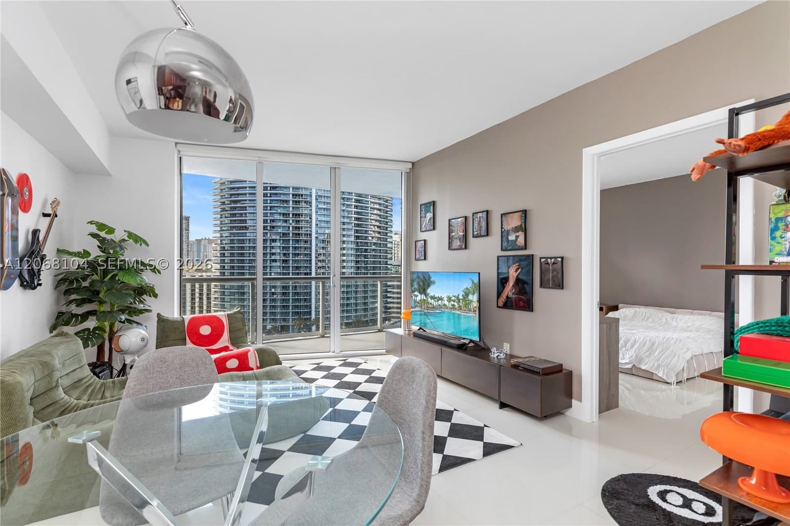 1+1 Condo — 465 Brickell Ave #2504, Miami, FL 33131