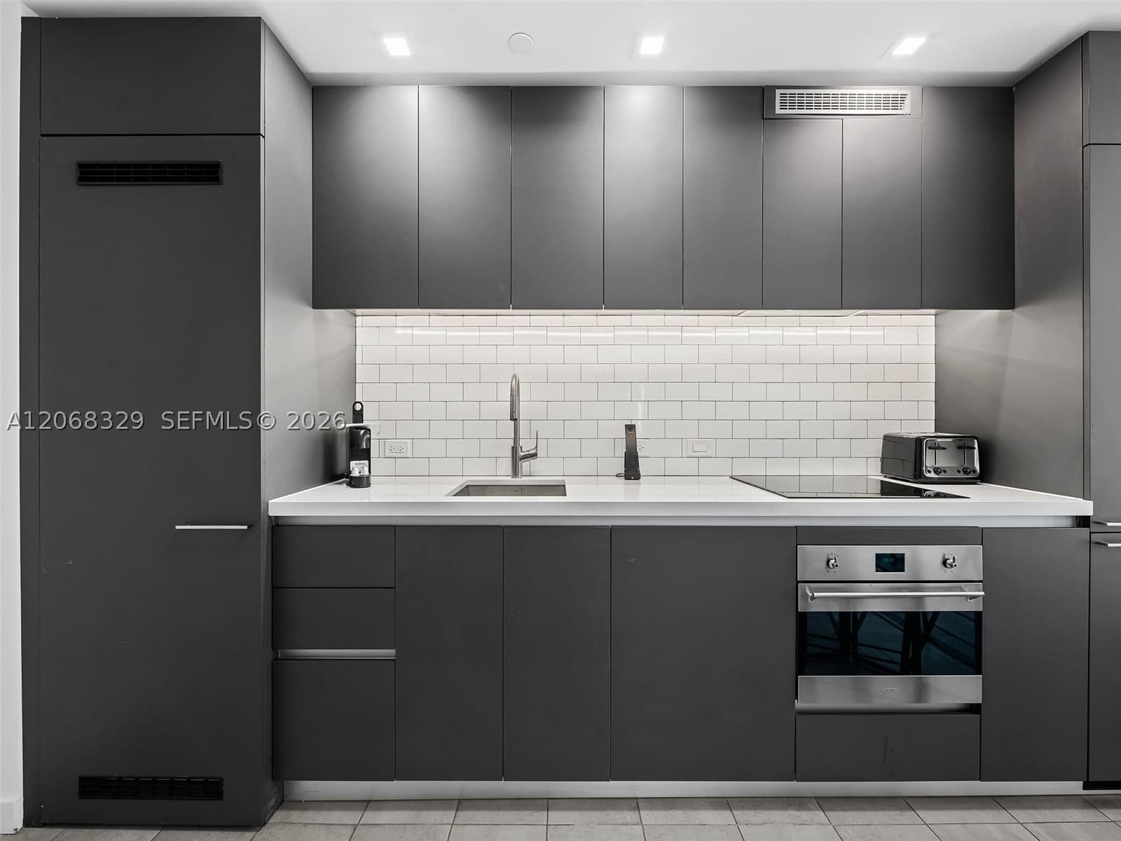 Condo — 227 2nd St #1807, Miami, FL 33132