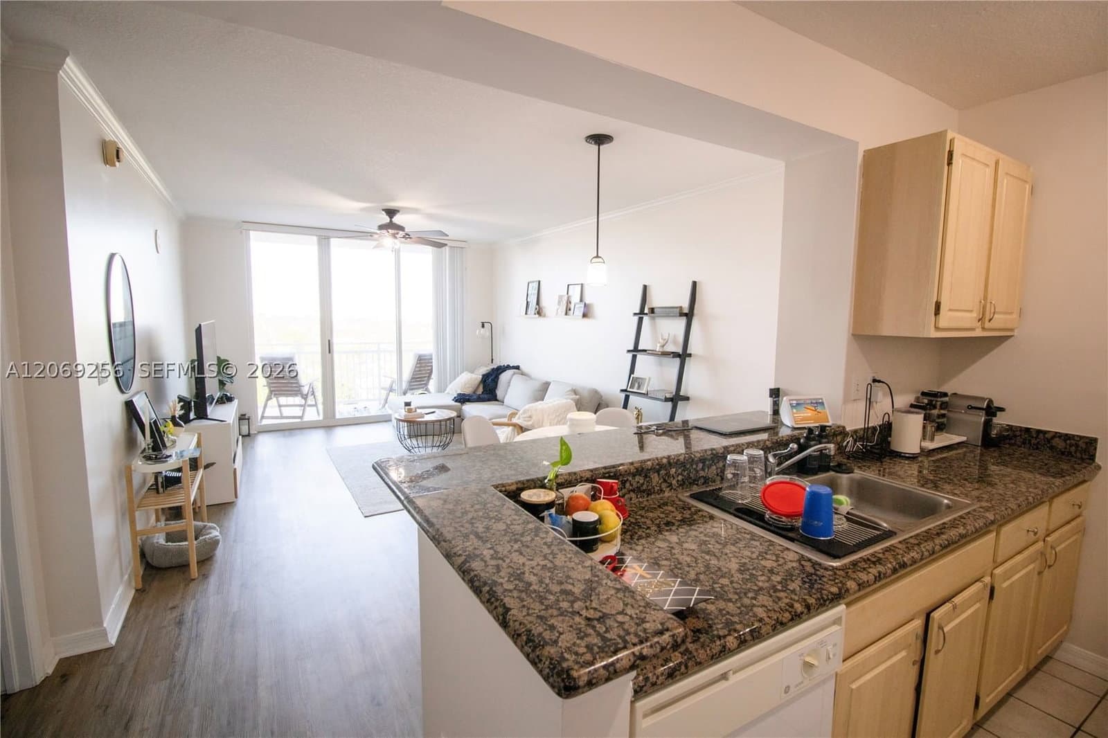 1-bedroom Condo — 2665 37th Ave #911, Miami, FL 33133